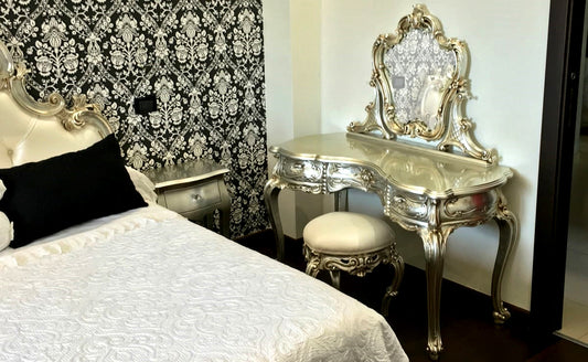 Luxury Exquisite Shiny Carving Dressing Table